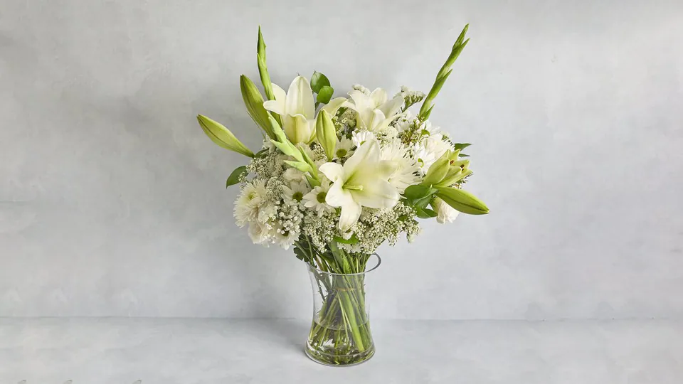 Festive White Bouquet: image 1