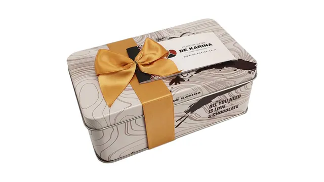 Handmade Praline Box — White Duet