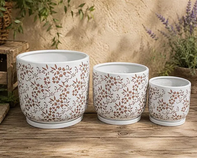 Cache-pot fleuri terre cuite