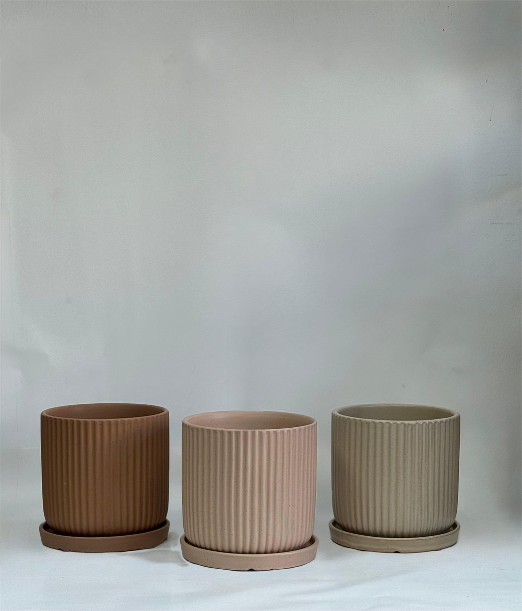 Ribbed Ceramic Planter with Saucer: image 1